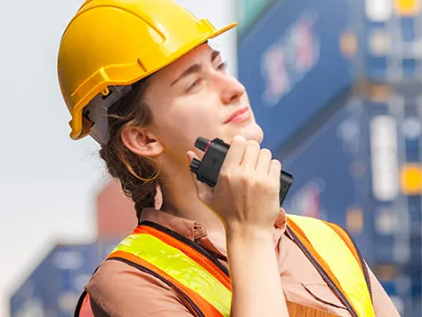 坚固耐用的 PoC 设备 全球物流和运输解决方案